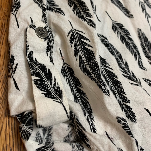 Kismet, SMALL, black and white, feathers - Picture 4 of 4